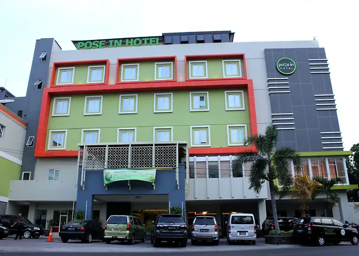 Pose In SoloHotel di Solo